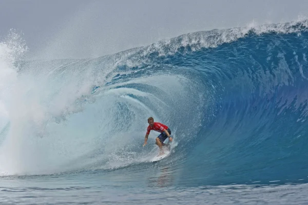 The mythical Teahupo'o wave ©Steve Dickinson