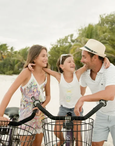 En famille pour un séjour à Rangiroa © Hélène Havard