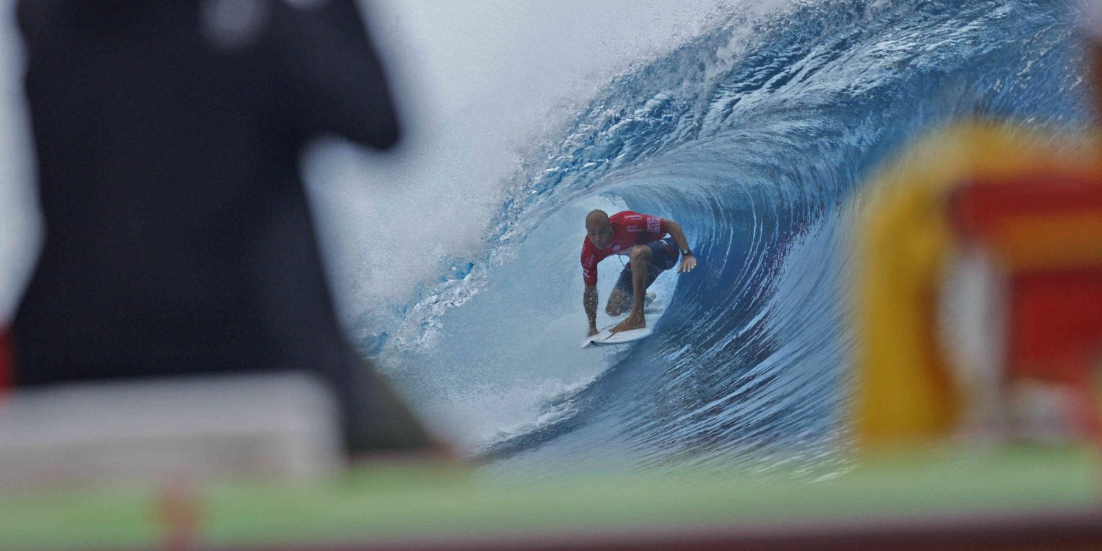 Surfer la vague de Teahupoo©_Steve Dickinson