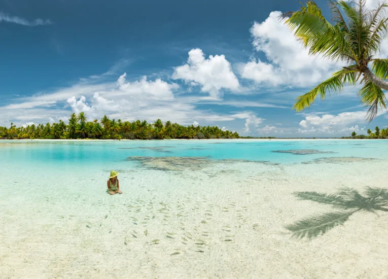 Vue sur une belle plage de sable blanc de Fakarava©_Grégoire Le Bacon