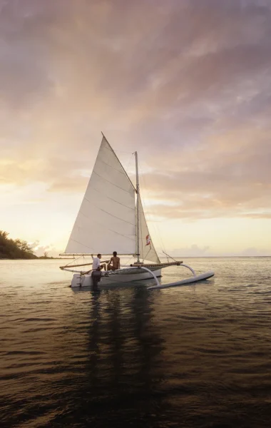 Va'a Ta'ie ou pirogue à voile © Myles McGuinness