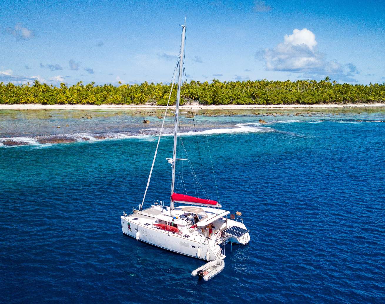 https://tahititourisme.it/wp-content/uploads/2021/12/Poe-charter-location-de-catamaran-Tahiti-et-excursion-journee-Tetiaroa-Maxi-catamaran-compressed.jpg
